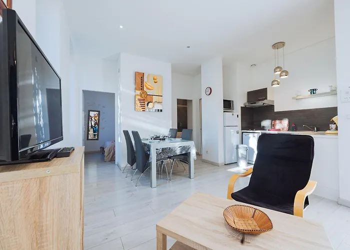 Le Roussel アパート